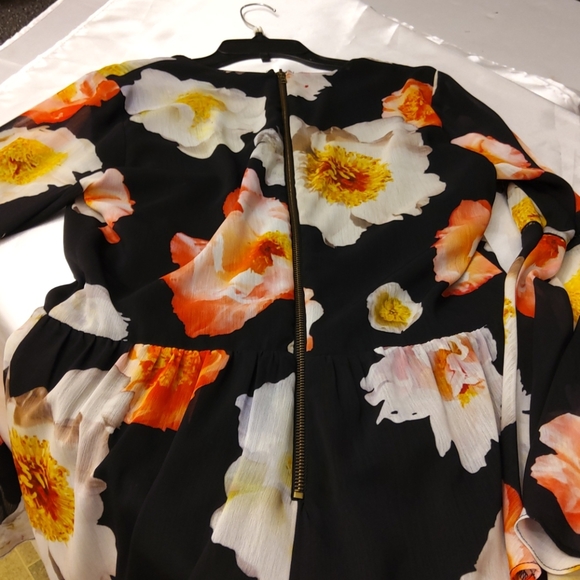 GB LONG BELLSLEEVES Romper - Picture 6 of 10